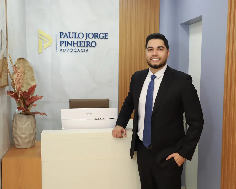 Dr. Paulo Jorge Braga Pinheiro na sede do escritório